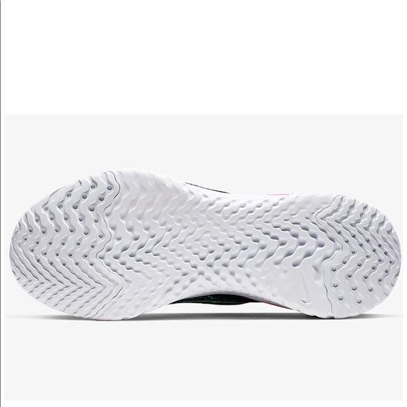 Nike Epic Phantom React running shoes - Picture 4 of 5